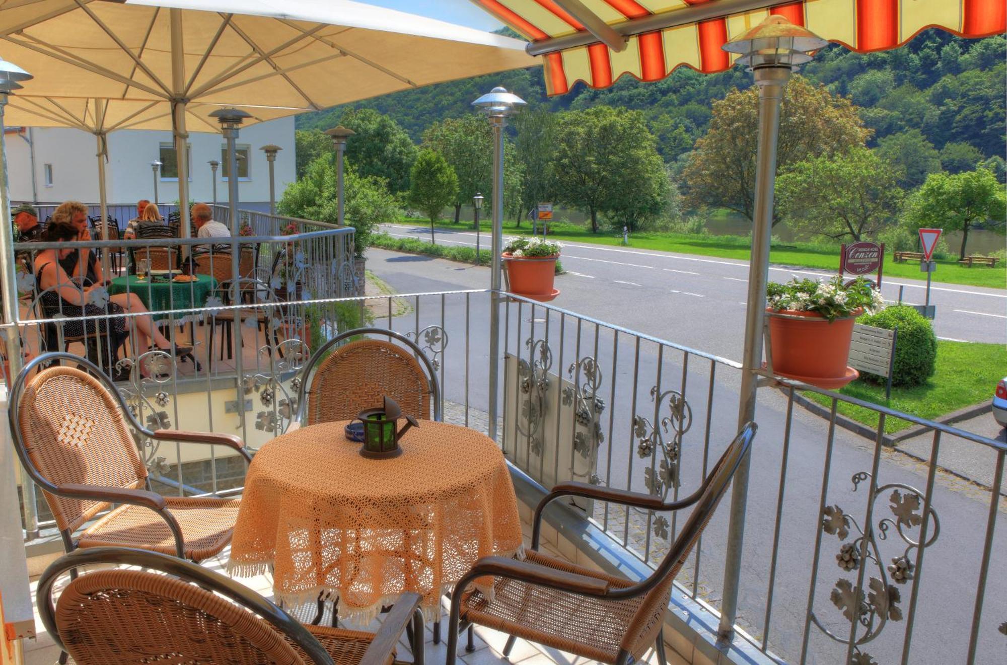 Hotel Moselterrasse 埃迪格尔-埃莱尔 外观 照片